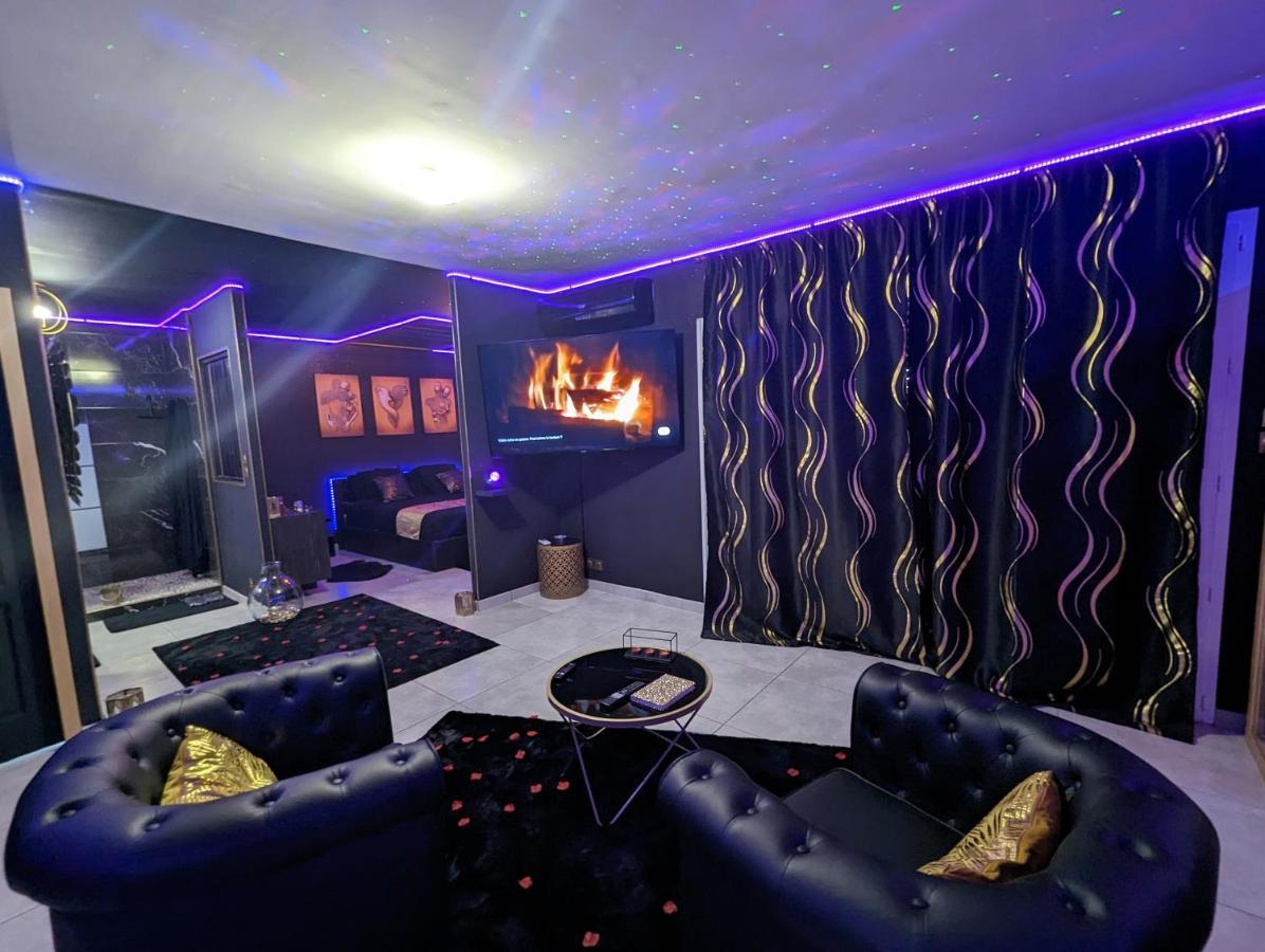 La Gold Room Jacuzzi & Sauna Prive 佩皮尼昂 外观 照片