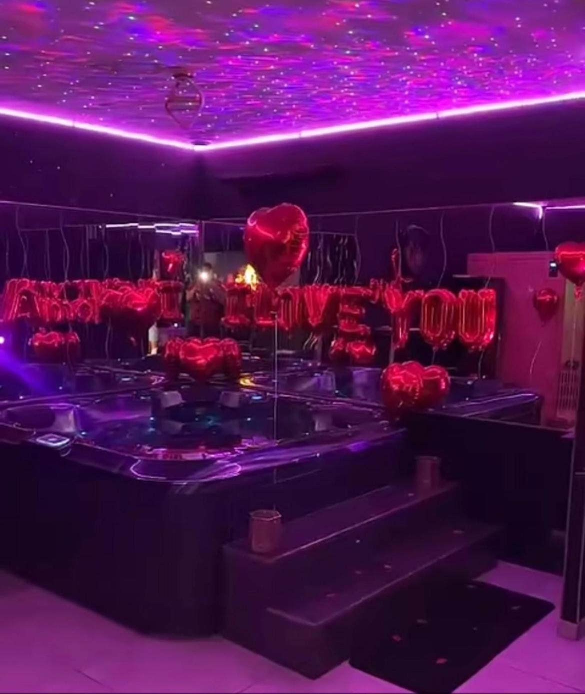 La Gold Room Jacuzzi & Sauna Prive 佩皮尼昂 外观 照片